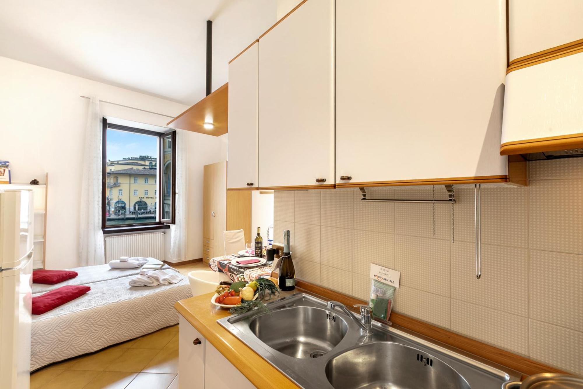 Lake View Historical Center Apartment - Happy Rentals Riva del Garda Exterior photo
