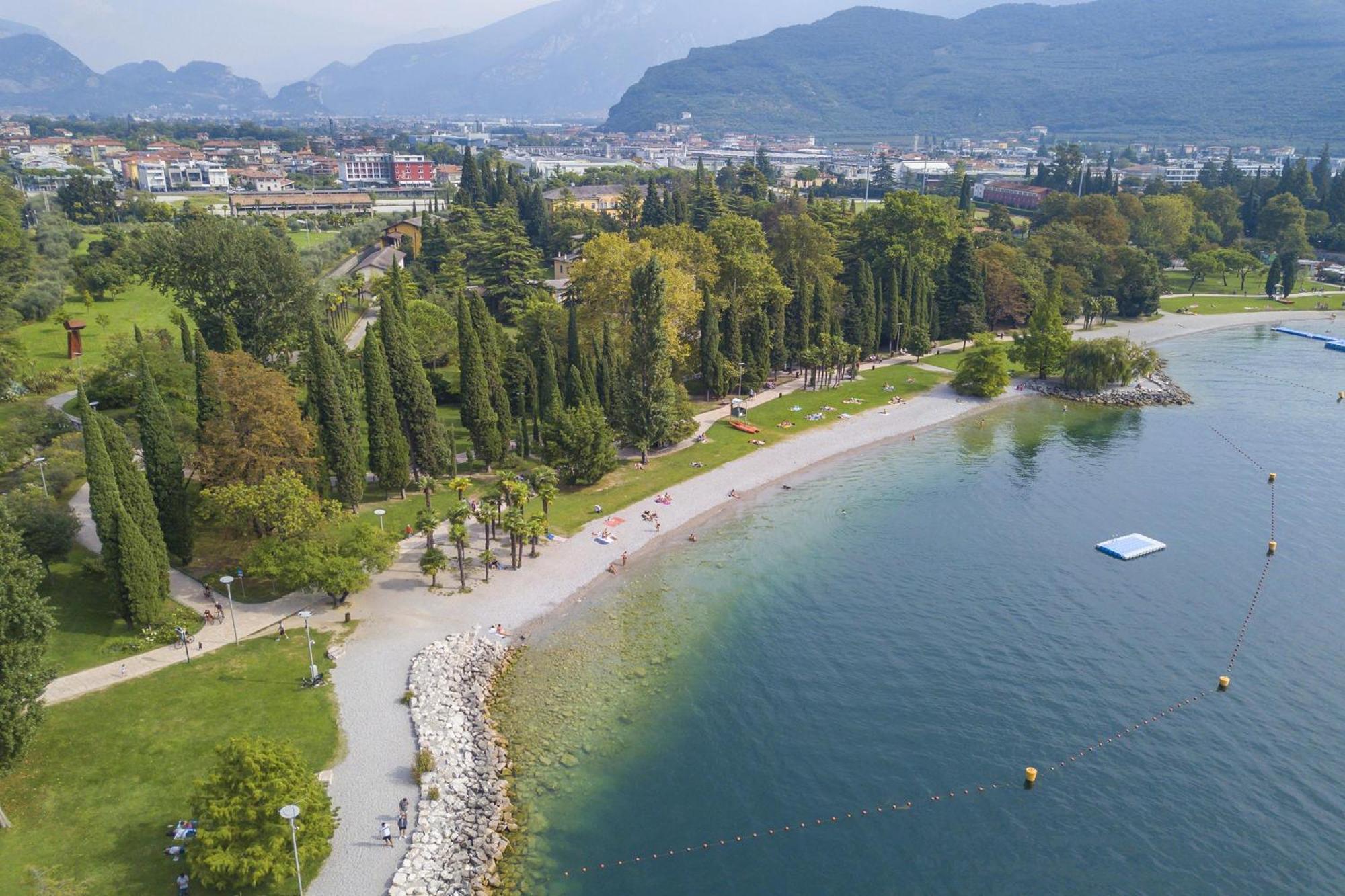 Lake View Historical Center Apartment - Happy Rentals Riva del Garda Exterior photo